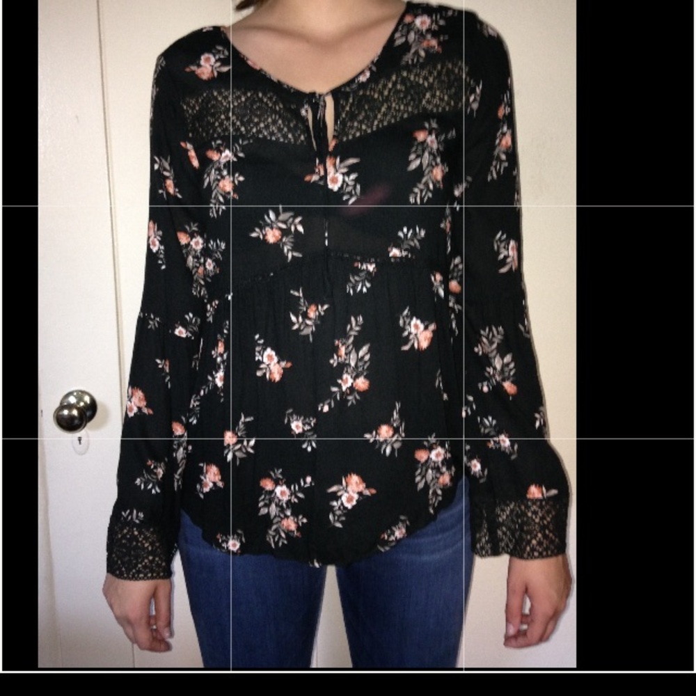 NWOT Floral printed Bohemian Top